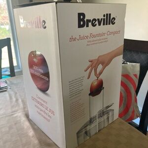 Breville Juicer Juice Extractor BJE200XL BRAND NEW IN BOX